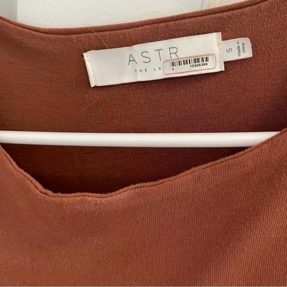 Astr the Label brown long sleeve midi dress with cut outs size small - Picture 7 of 7